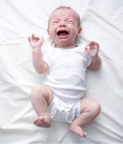 baby having gassy stomach problem