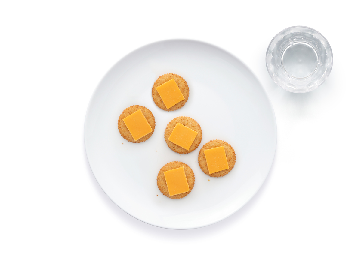 ES_4half-5_Snacks_cheese-crackers_x5