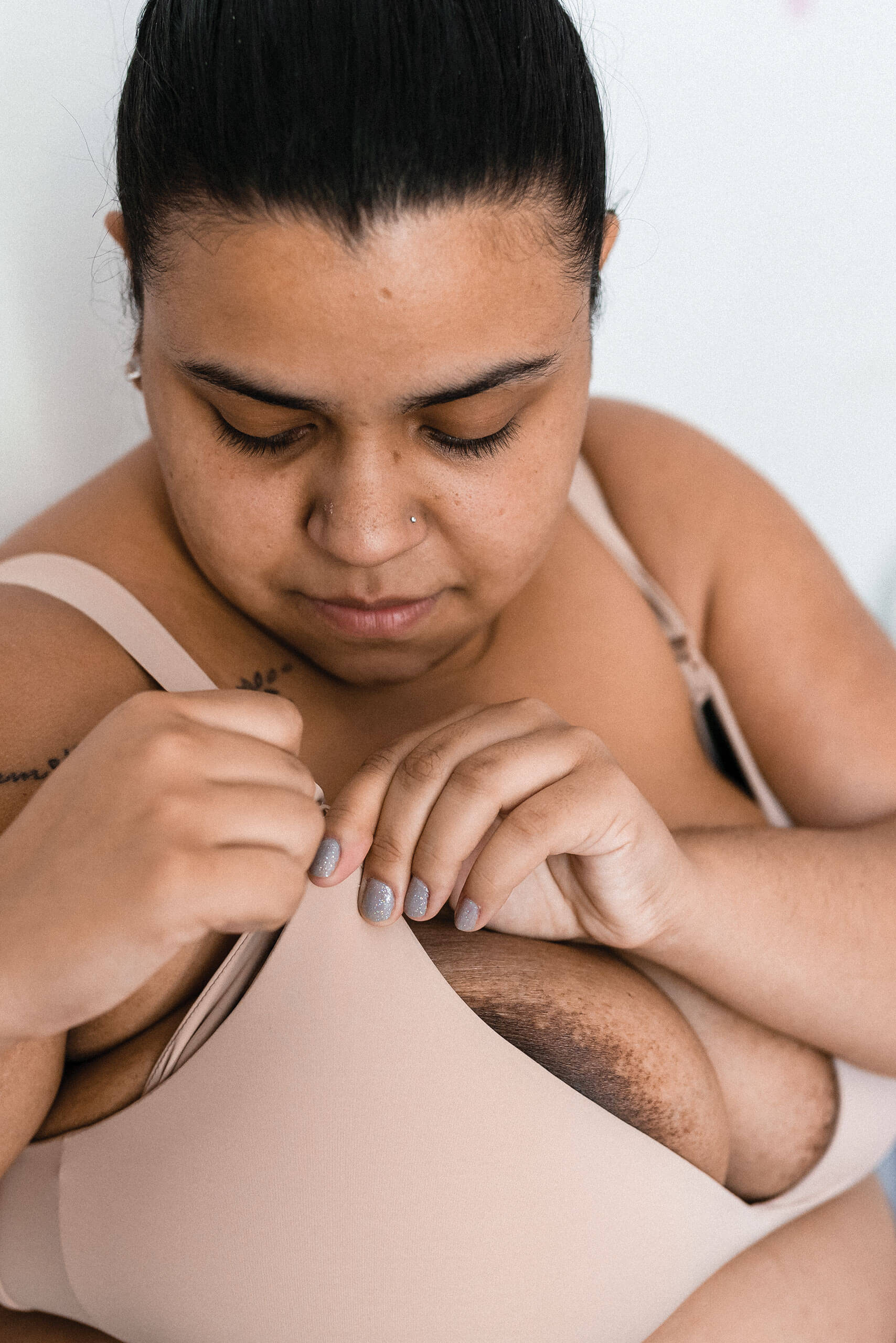 bac_MotherClosingBreast